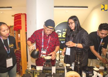 Menteri Basuki Ramaikan Pesta Rakyat