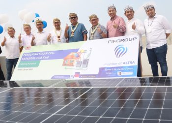 FIFGROUP Lanjutkan Pasang Solar Panel Ke-12