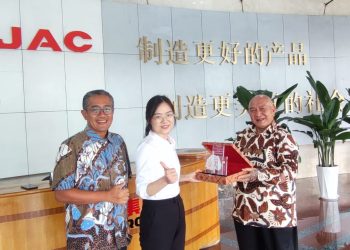 LAJU Jajaki Gunakan Kendaraan Niaga Listrik untuk Operasional Perusahaan