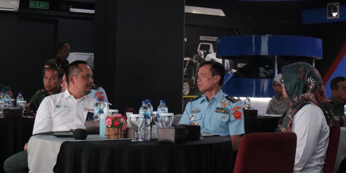 Kabalitbang Kemhan Kunjungi PT Len Industri