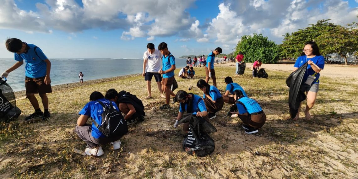 1.000 Siswa Bersihkan Pesisir di Ajang AstraPay Sanur Festival