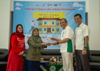 Asuransi Sinar Mas dan Asuransi Sumit Oto Berikan Literasi Keuangan