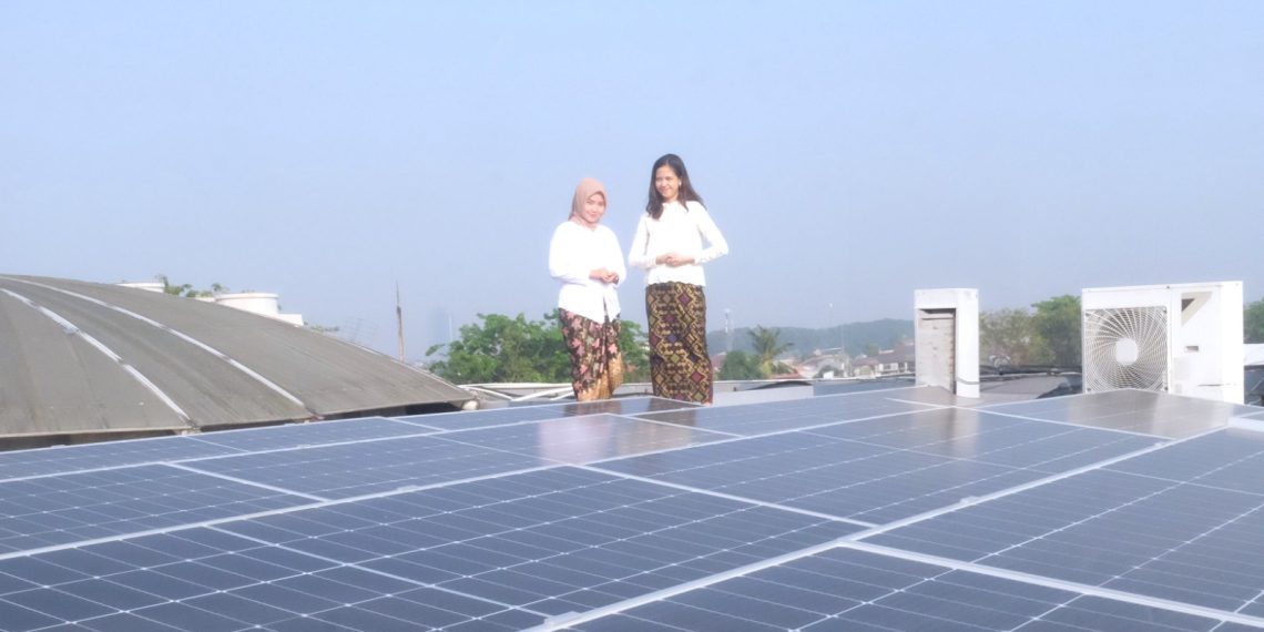 FIF Group Resmikan Instalasi Solar Panel