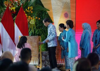 Presiden Jokowi Dorong Pertumbuhan Industri Batik