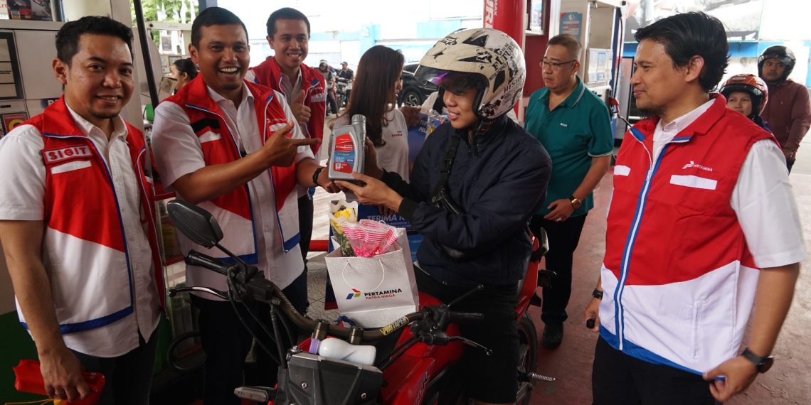 Pertamina Lubricants Bagi Oli Gratis dan Merchandise