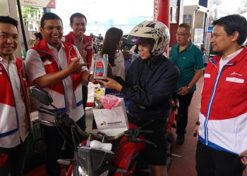 Pertamina Lubricants Bagi Oli Gratis dan Merchandise