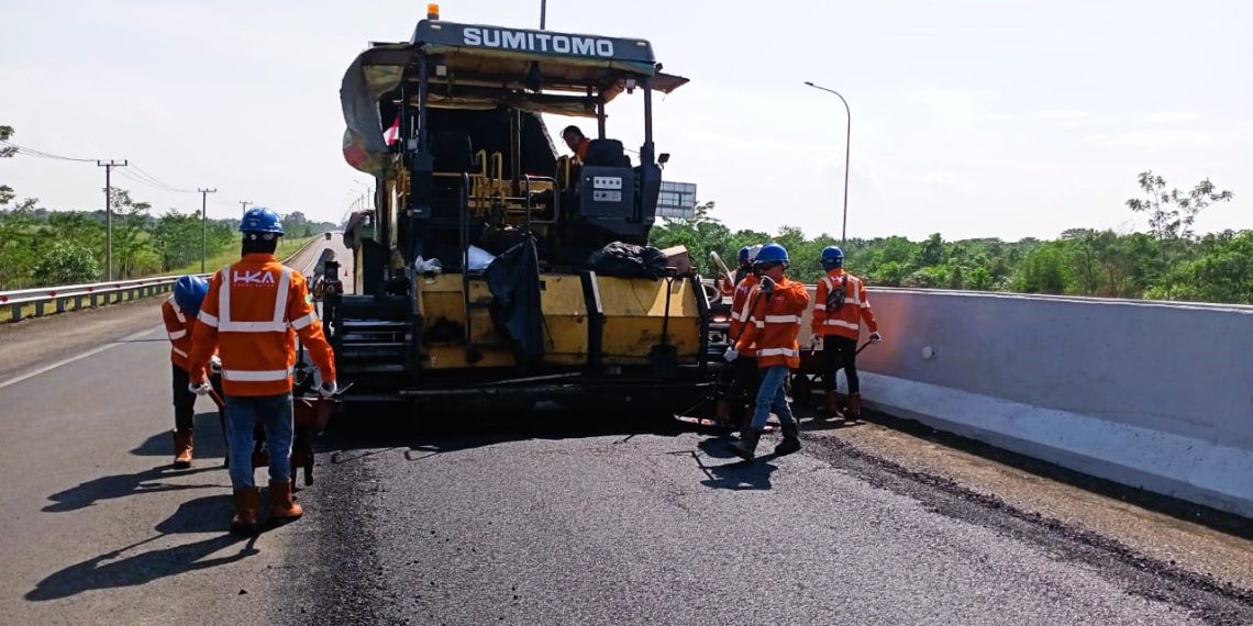 PT Hakaaston Gunakan Aspal Unggulan Jenis Performance Grade