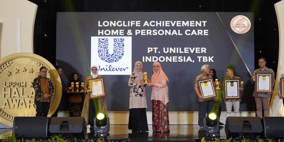 Dipercaya Konsumen Muslim, Unilever dan Brand Lifebuoy Menangi LPPOM MUI Halal Award 2023