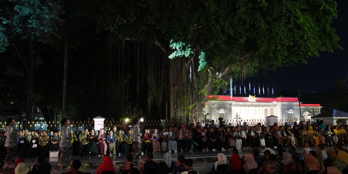 Kementerian BUMN Mempersembahkan Istana Berbatik