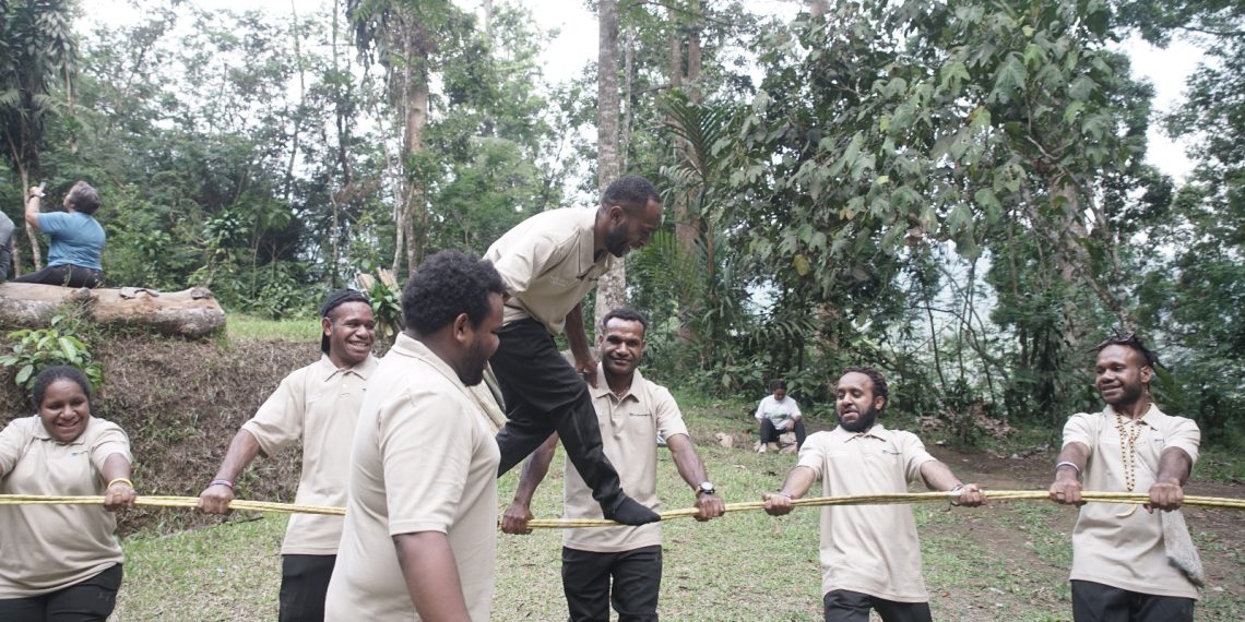 Penerima Beasiswa Tomawin PTFI Latihan Basic Life Skill