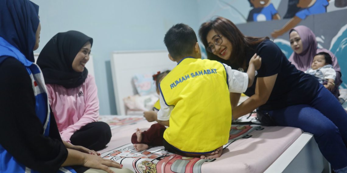 FIFGROUP Salurkan Bantuan ke Rumah Singgah Sahabat Nusantara