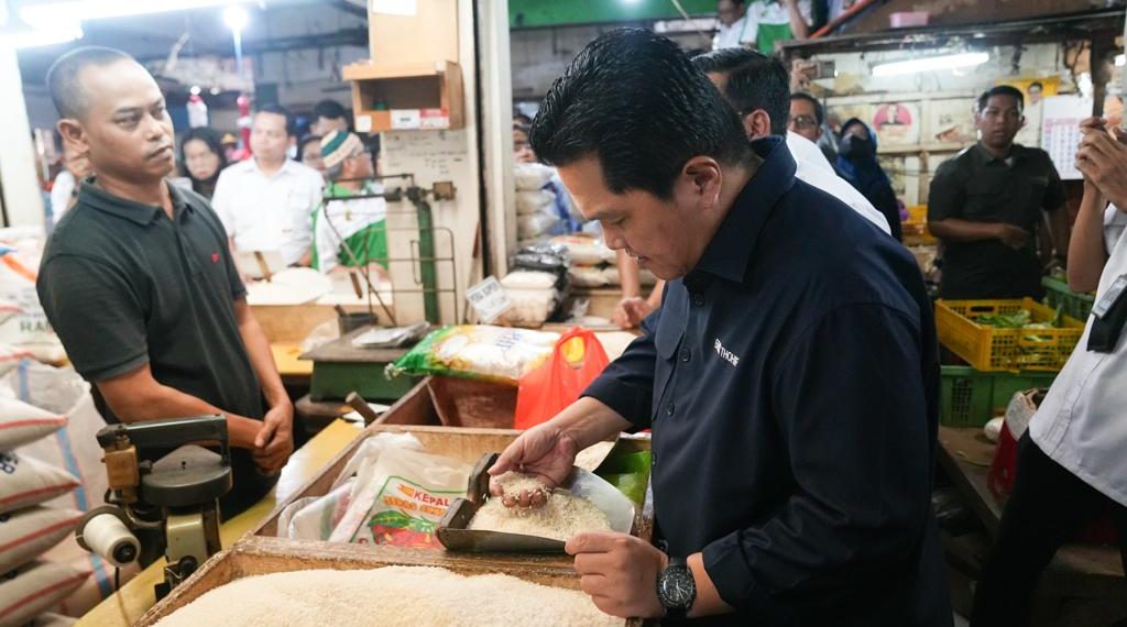Cek Pasar Induk Cipinang, Erick: Wasit Aja Ketangkep, Apalagi Penimbun Beras