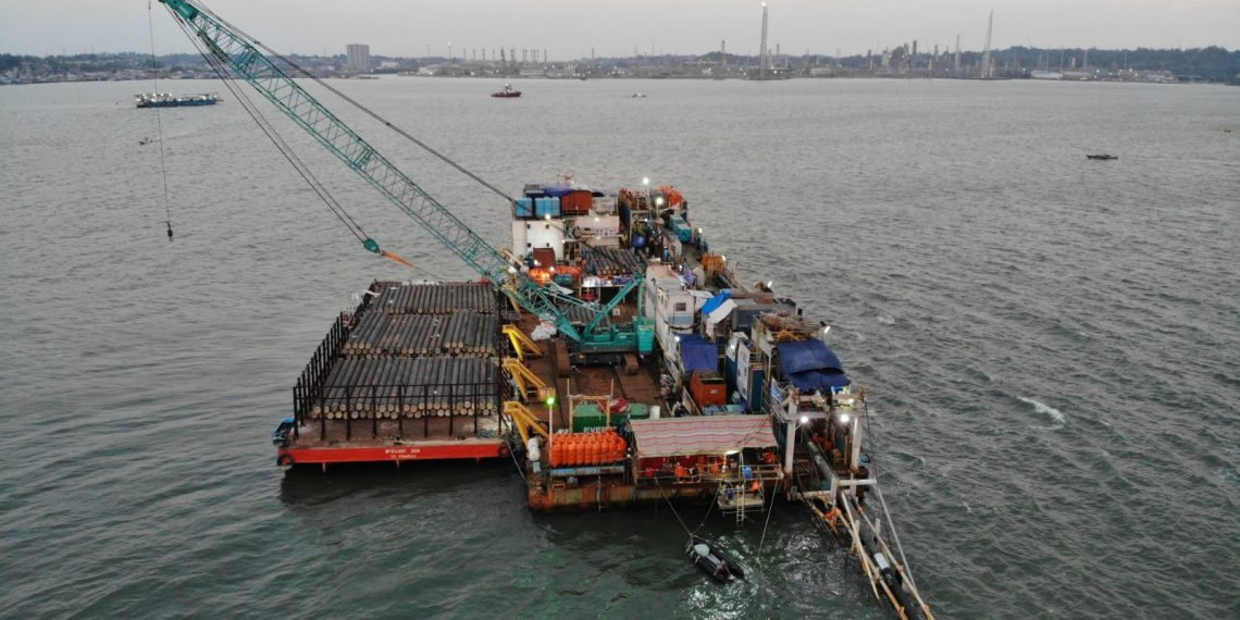 Hutama Karya Garap Konstruksi Pipa Bawah Laut PT Kilang Pertamina Balikpapan