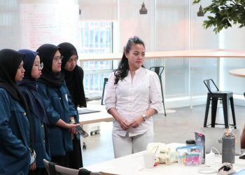 Mahasiswa UNAIR ke FIFGROUP Bahas Jenjang Karir hingga Operasional Bisnis