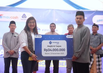 FIFGROUP Serahkan Bantuan bagi Enam Rumah Ibadah dari Lima Agama