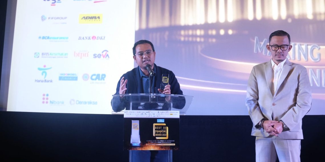 FIFGROUP Sabet Penghargaan Kontribusi Sosial pada Best 50 Financial Institution Awards 2023