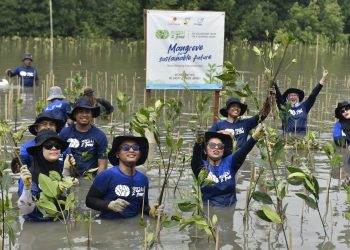Pekerja Medco E&P Tanam dan Donasi Pohon