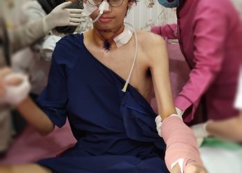 Sultan Rifat Bernafas Gunakan Lubang Buatan di Leher Secara Permanen