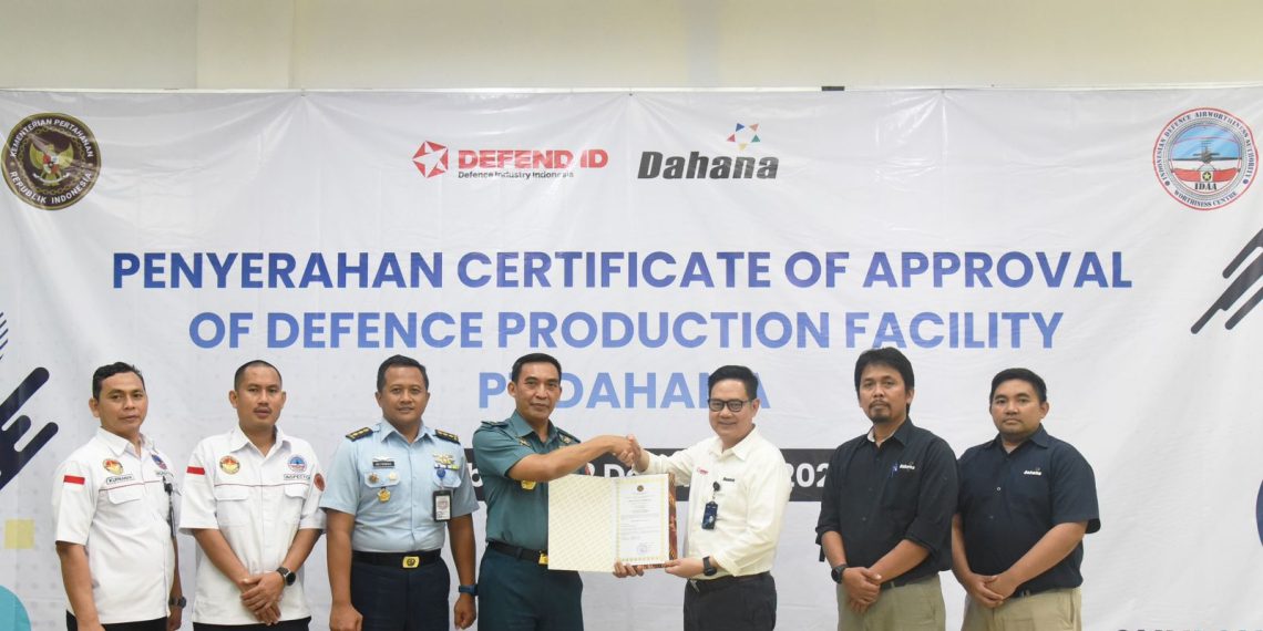 Kapuslaik Kemhan Serahkan Sertifikat Produksi ke DAHANA