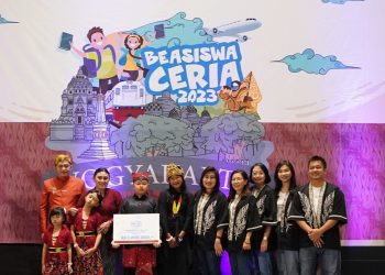 FIFGROUP Bagikan Beasiswa kepada 428 Anak Karyawan Terpilih