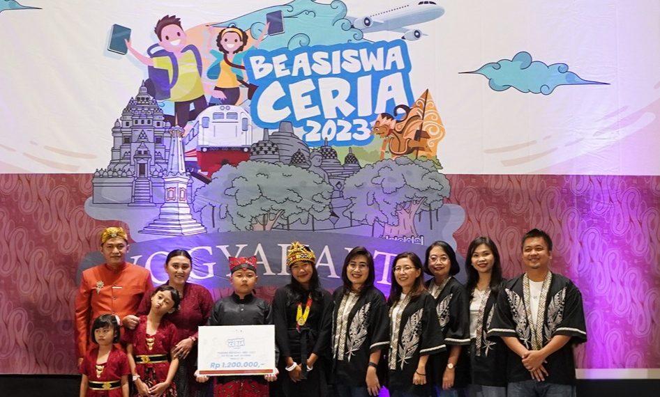 FIFGROUP Bagikan Beasiswa kepada 428 Anak Karyawan Terpilih