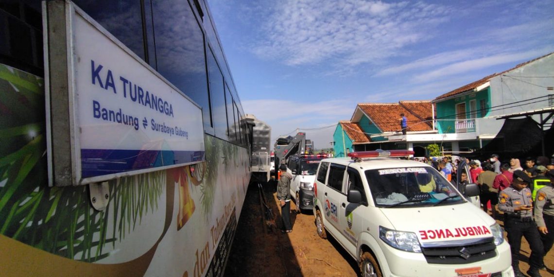 Kecelakaan KA Turangga dan Commuterline Bandung Raya Ada yang Meninggal, Ini Jumlah Korbannya
