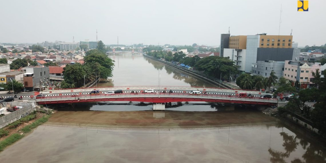 Menteri Basuki Dampingi Presiden Jokowi Resmikan 3 Jembatan Pengganti Callender Hamilton