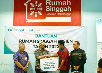BSI dan BSI Maslahat Serahkan Bantuan Program Rumah Singgah di Semarang