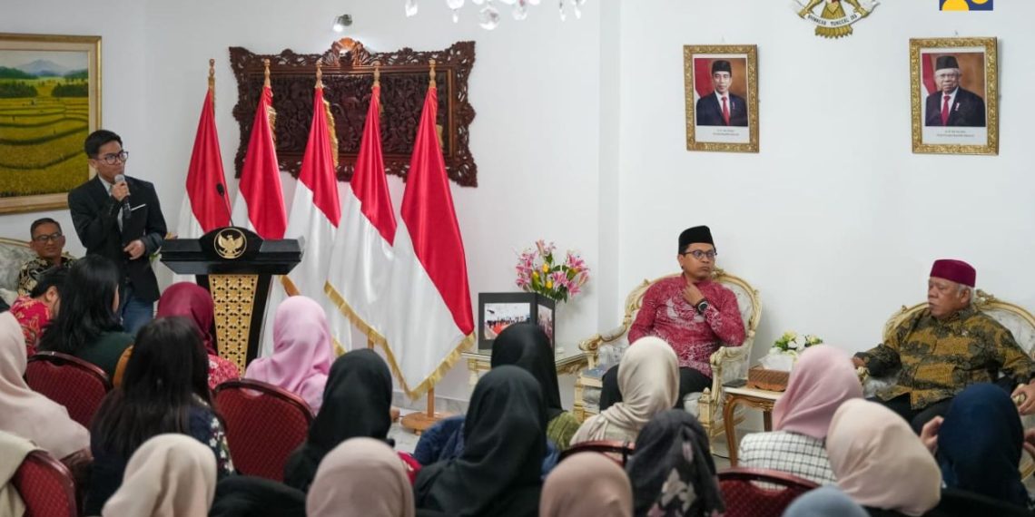 Temui Pelajar Indonesia di Tunisia, Menteri Basuki: Nikmati Proses Belajar