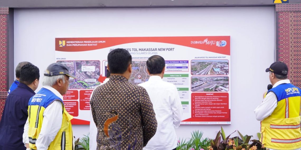 Presiden Jokowi Resmikan Jalan Akses Tol Makassar New Port