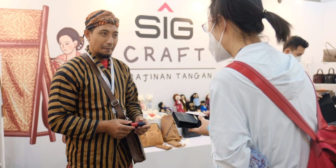 Dibina Rumah BUMN Rembang, UMKM Pengembangan Kulit Ikan Pari ini Tembus Pasar Tiongkok