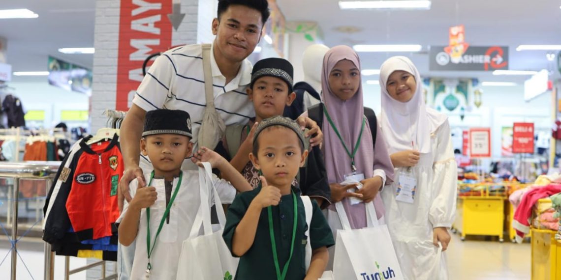 FIFGROUP Gelar Program CSR ”Tumbuh-kan Kebaikan” di Kota Balikpapan