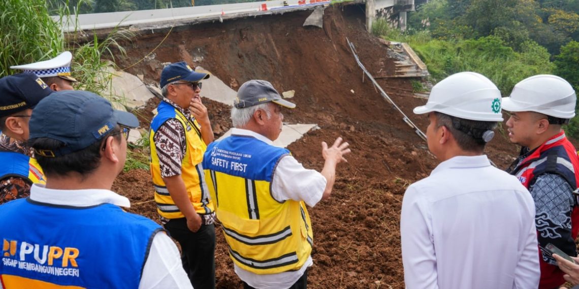 Kementerian PUPR Salurkan 1.600 Paket Sembako
