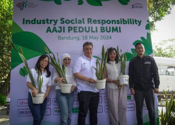 AAJI dan 20 Perusahaan Bagikan Lidah Mertua dan Edukasi Literasi Keuangan