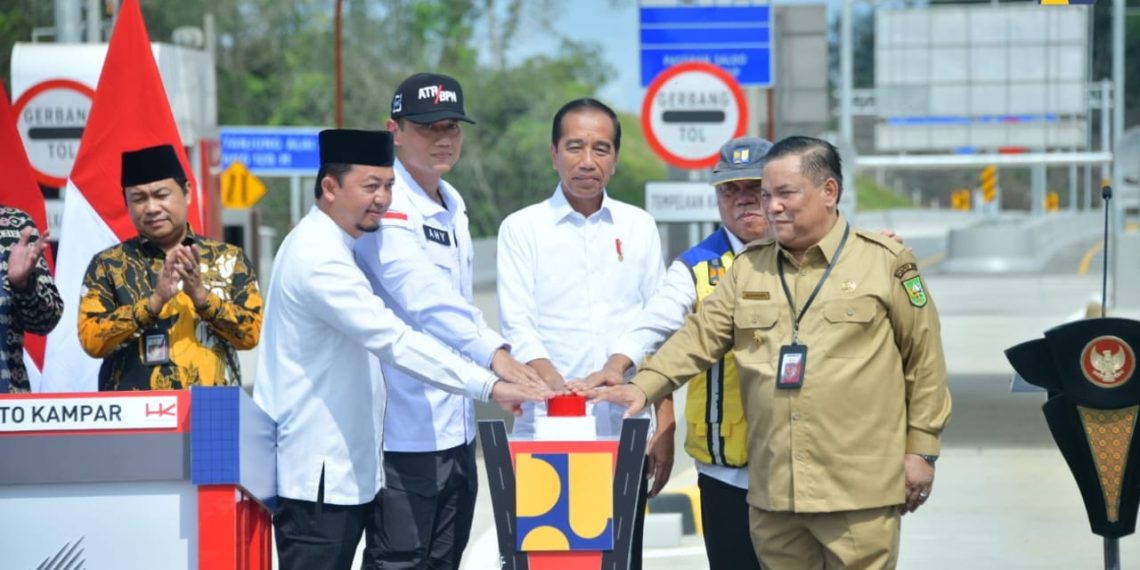 Presiden Jokowi Resmikan 10 Ruas Inpres Jalan Daerah di Provinsi Riau