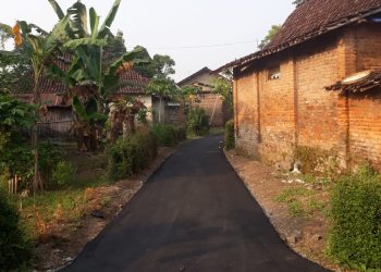 Hutama Karya Berikan Bantuan untuk Renovasi Sekolah dan Pengaspalan Jalan