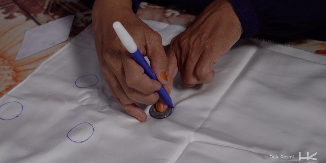 Hutama Karya Fokus Lestarikan Kain Sasirangan