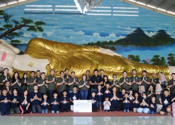 Peringati Hari Raya Waisak 2568 BE, FIFGROUP Salurkan Bantuan Sosial