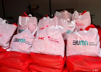 Hutama Karya Perbaiki Jalan dan Salurkan Sembako