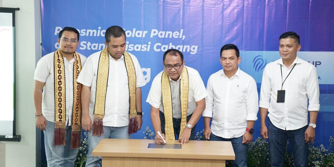 Pemasangan Panel Surya FIFGROUP ke-23 Berlanjut di Kota Lampung