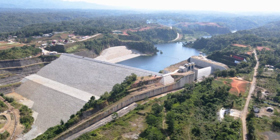 Presiden Jokowi Resmikan Bendungan Leuwikeris Garapan Hutama Karya