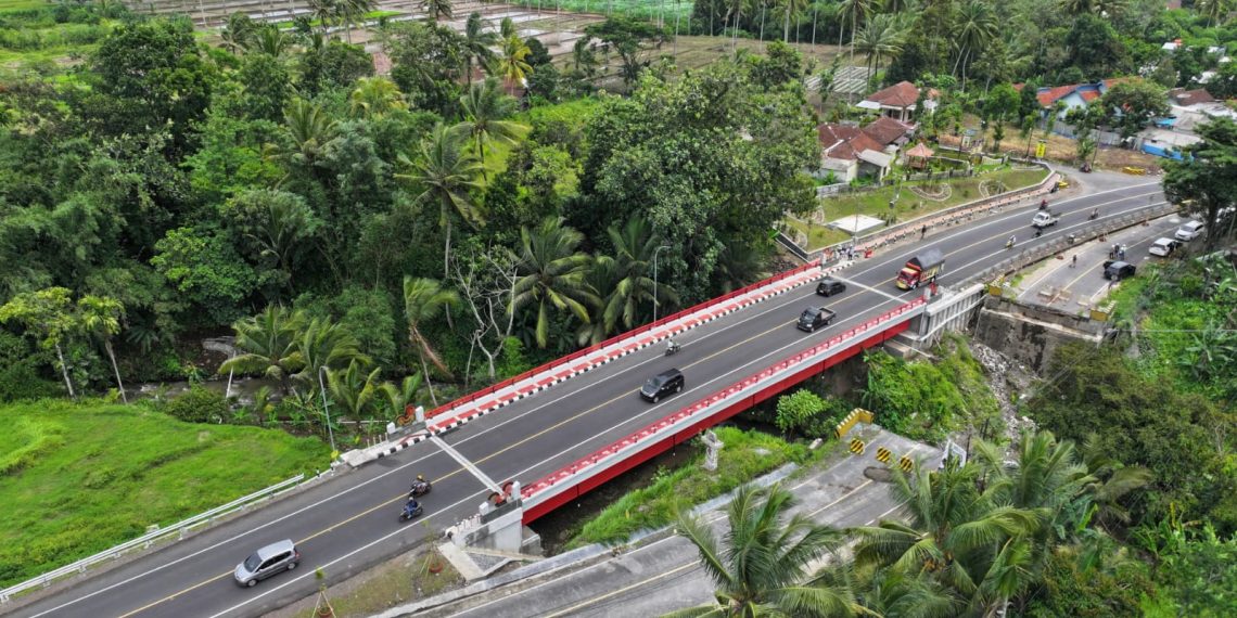 Presiden Resmikan Tiga Infrastruktur Konektivitas di Jawa Timur