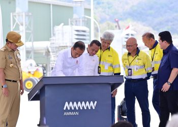 Wujudkan Hilirisasi, Presiden Resmikan Smelter Tembaga dan Pemurnian Logam Mulia AMMN