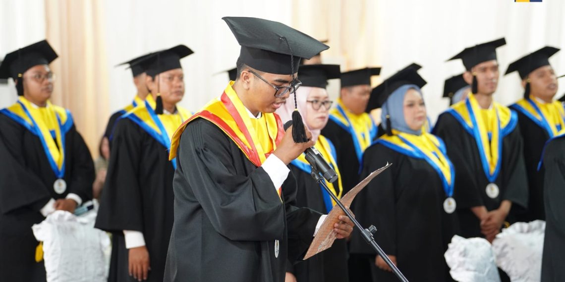 Wisuda X STT PU, Menteri Basuki: Jadilah Insan PUPR yang Berdedikasi Tinggi dan Mengabdi Paripurna