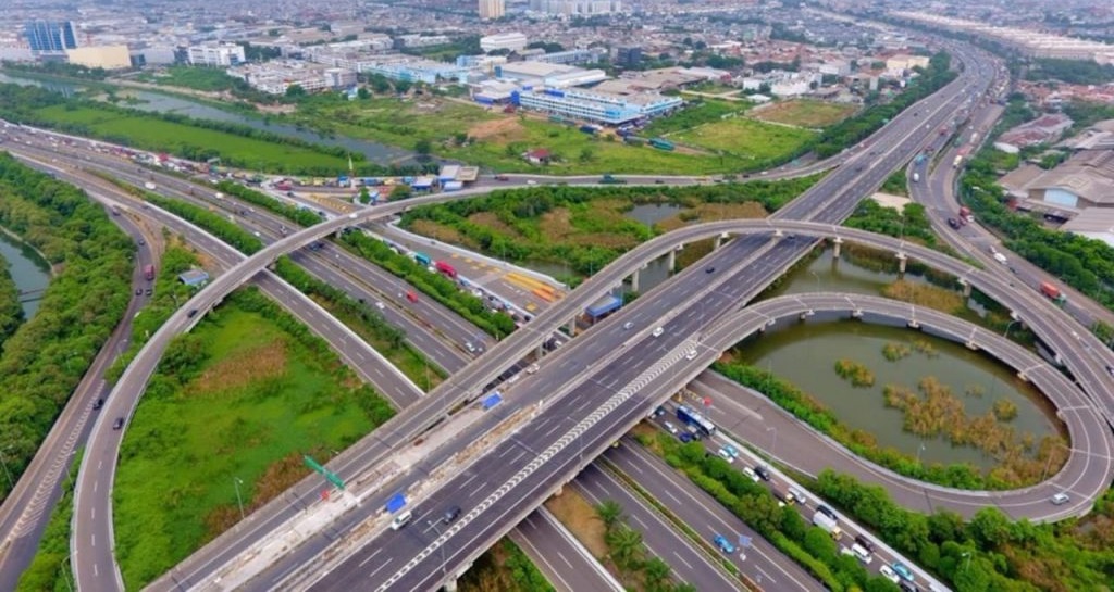 JSMR: Jalan Tol Jakarta-Tangerang Jadi Urat Nadi Transportasi Modern