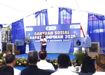 Dukung Pembangunan Rumah Ibadah dari Lima Agama, FIFGROUP Serahkan Bantuan Sosial Senilai Rp210 Juta di Kota Denpasar