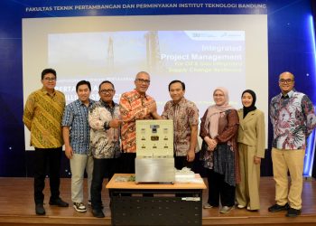 Pertamina Drilling Berikan Alat Bantu Laboratorium ITB