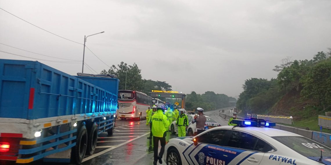 Jasa Marga: Kepolisian Lanjutkan Olah TKP di KM 92 Ruas Tol Cipularang, Lalu Lintas Dialihkan Sementara