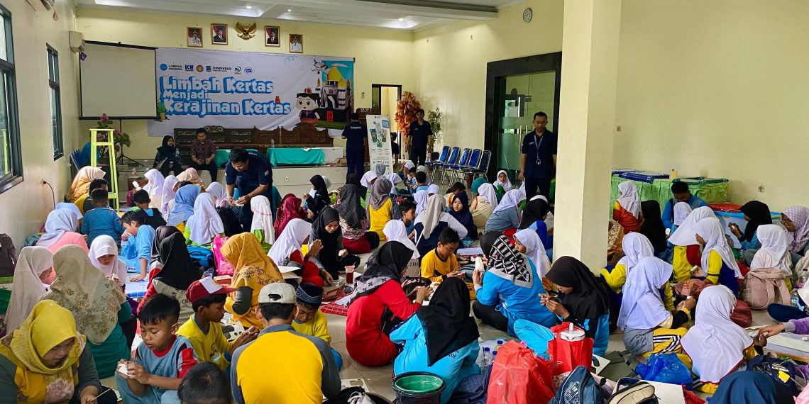 Melalui Program Ini, Lamipak Indonesia Berdayakan Desa se-Cikande Dorong Daur Ulang Limbah Kertas