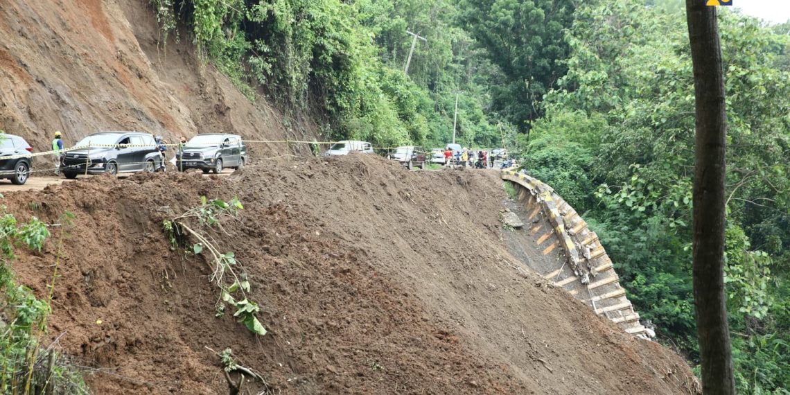 Tinjau Pasca Banjir dan Longsor Sukabumi, Wamen Diana Targetkan Penanganan Darurat Selesai Dalam 2 Minggu